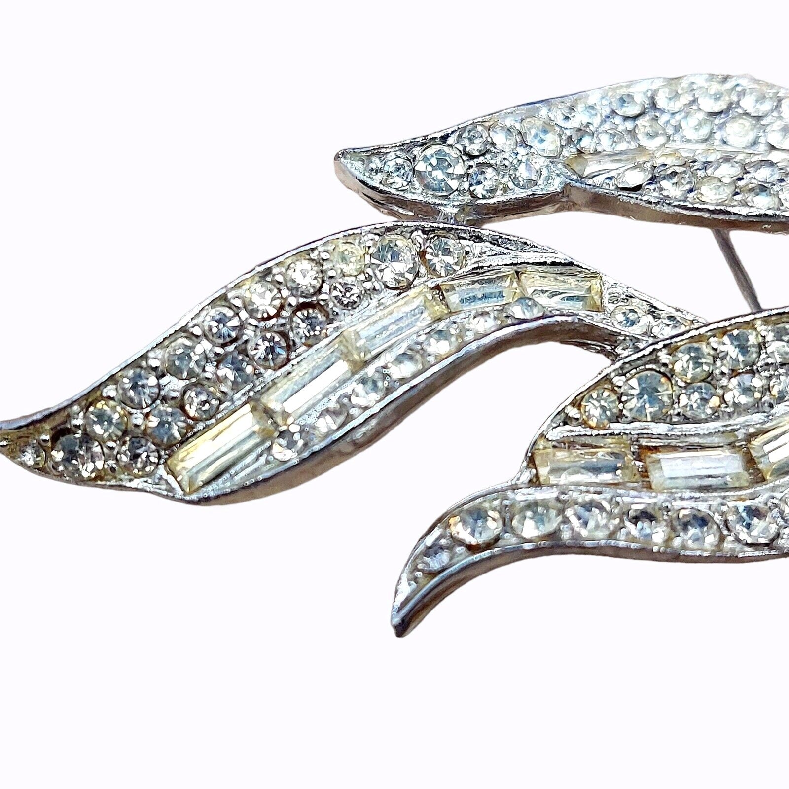 Brooch Pin Triple Leaf Baguette Round Rhinestone Design Vintage Fashion Jewelry