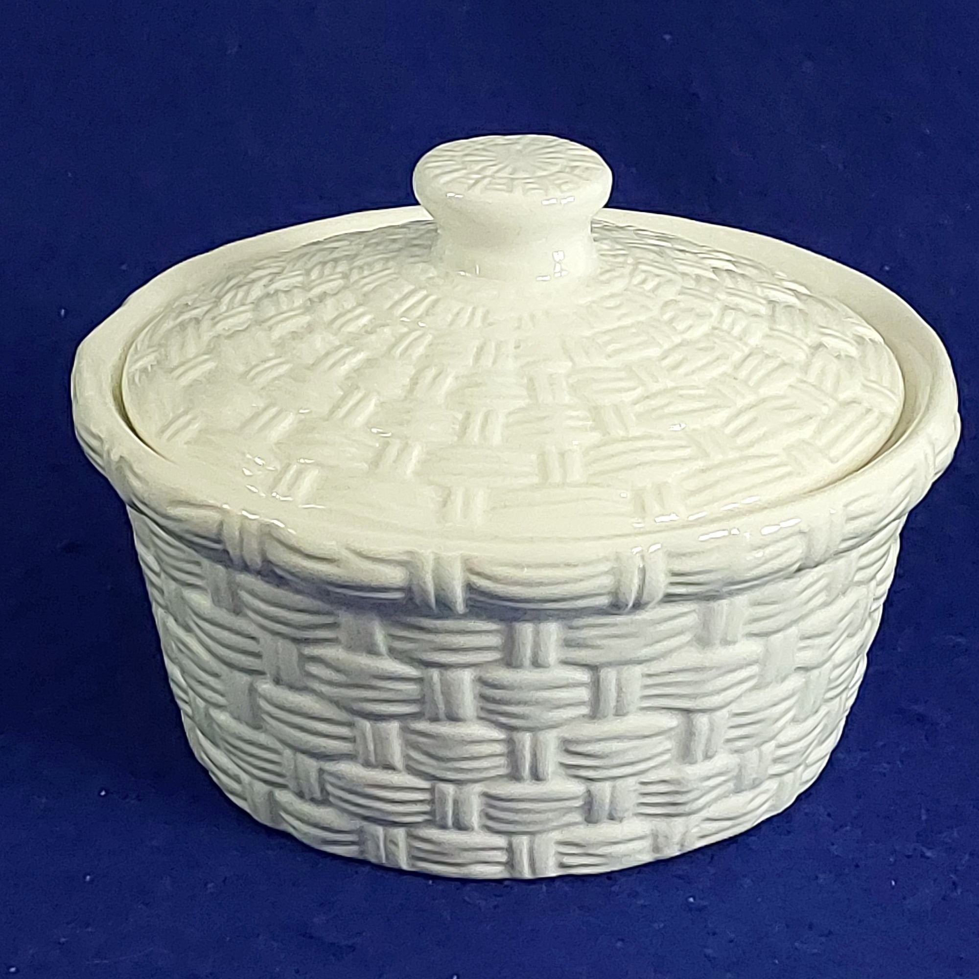 Bowl Lidded White Basket Weave Sugar Condiment Trinket Vintage 3.75" H