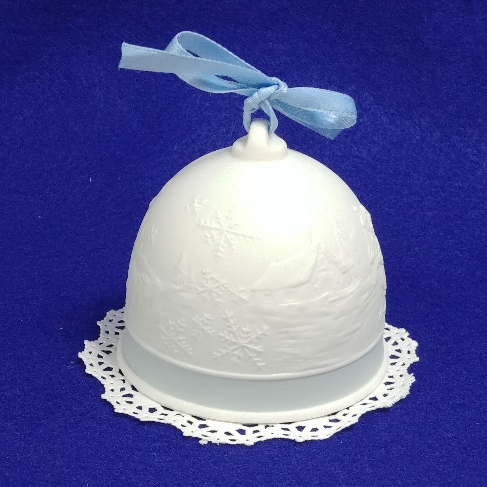 Lladro Ornament Collectors Society "Winter Bell" 17616 with Box