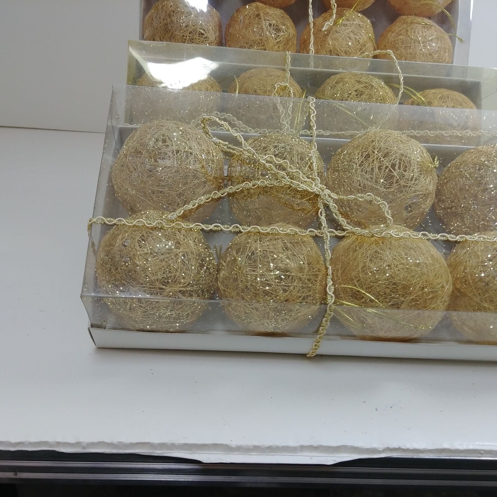 Decorative Gold Spun Grass Raffia Balls w/ Hanger Boxed Set of 8 pcs. NIB