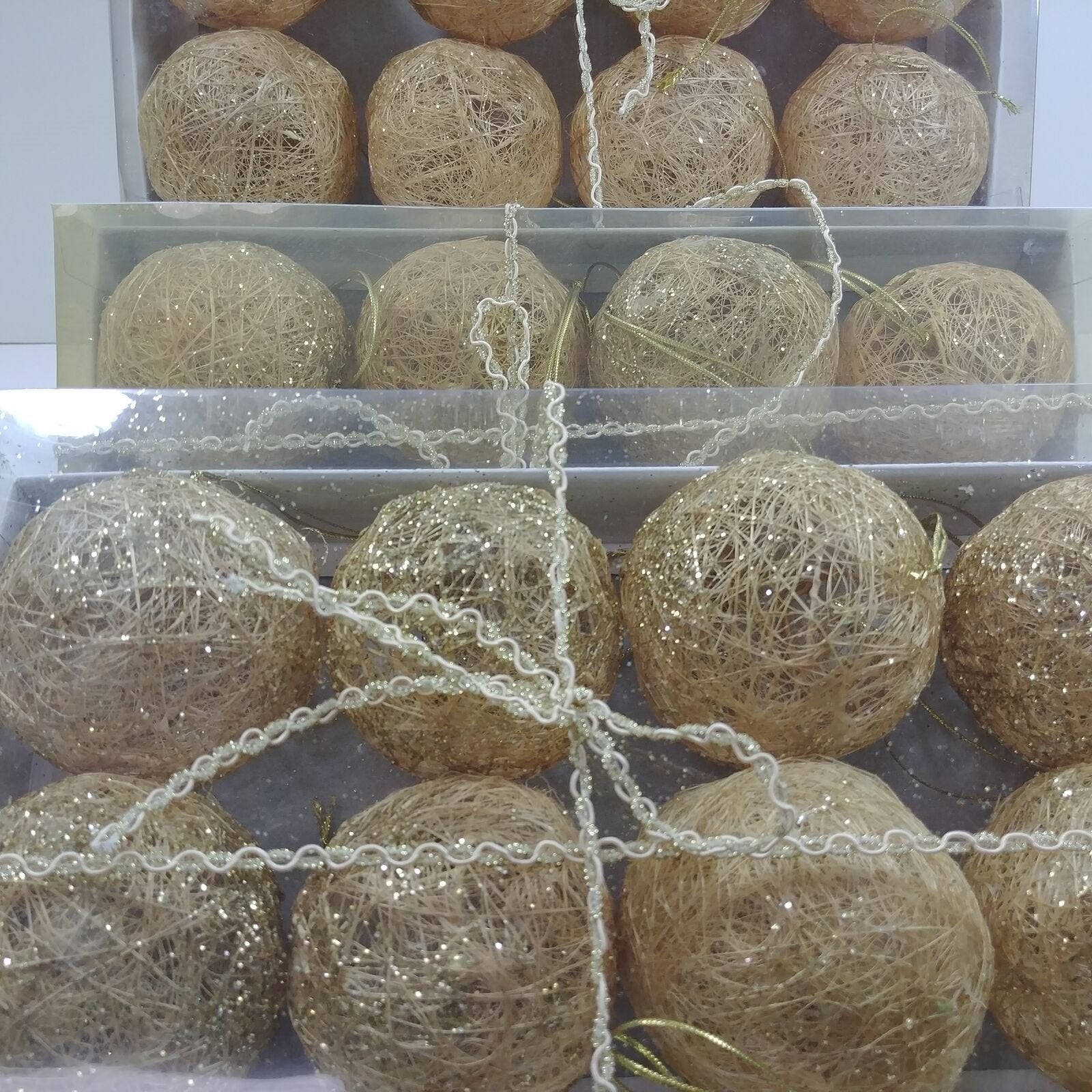 Decorative Gold Spun Grass Raffia Balls w/ Hanger Boxed Set of 8 pcs. NIB