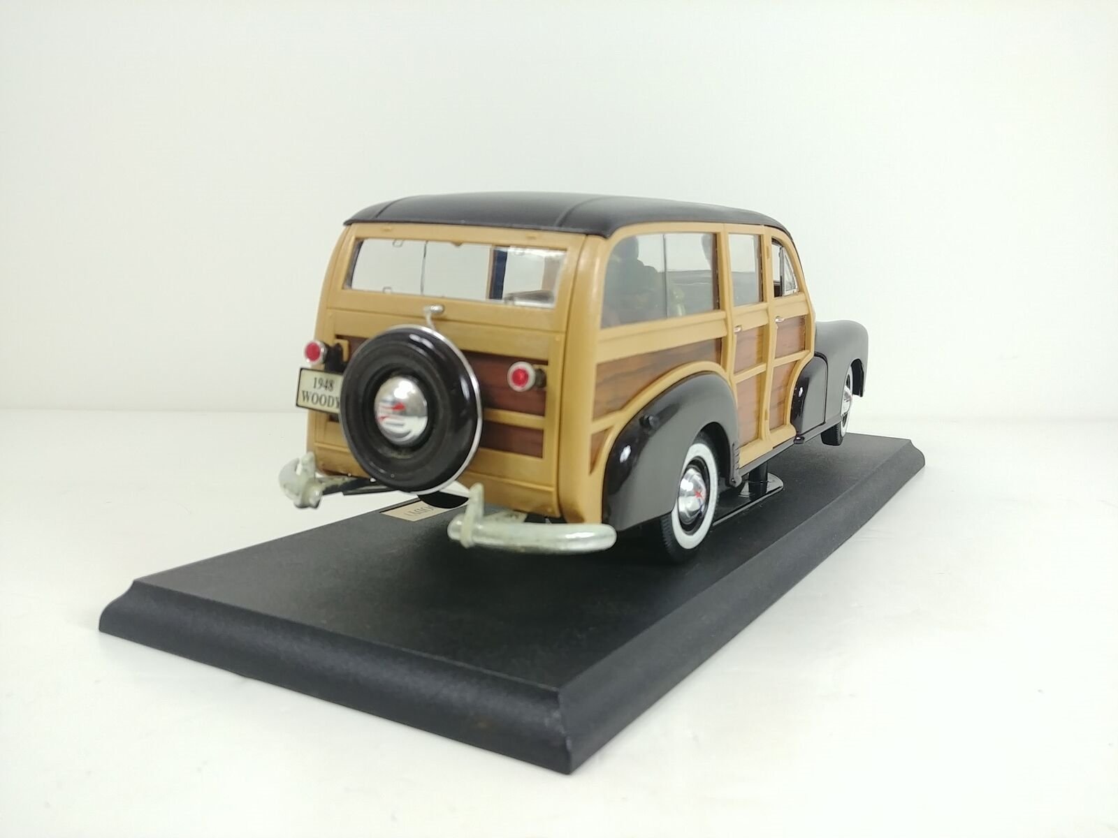 1948 Chevrolet Fleetmaster Woody Mounted on Stand 1:18 Scale