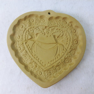 Wall Plaque Cookie Mold Brown Bag Cookie Art Co 1985 Heart and Doves Stoneware