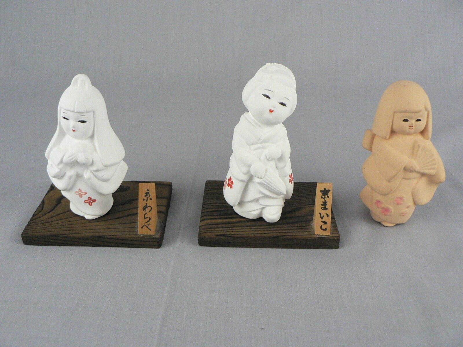 Japanese Hakata Dolls Mini Geisha Figurines 2 Stands Bisque 3 pcs Original decal