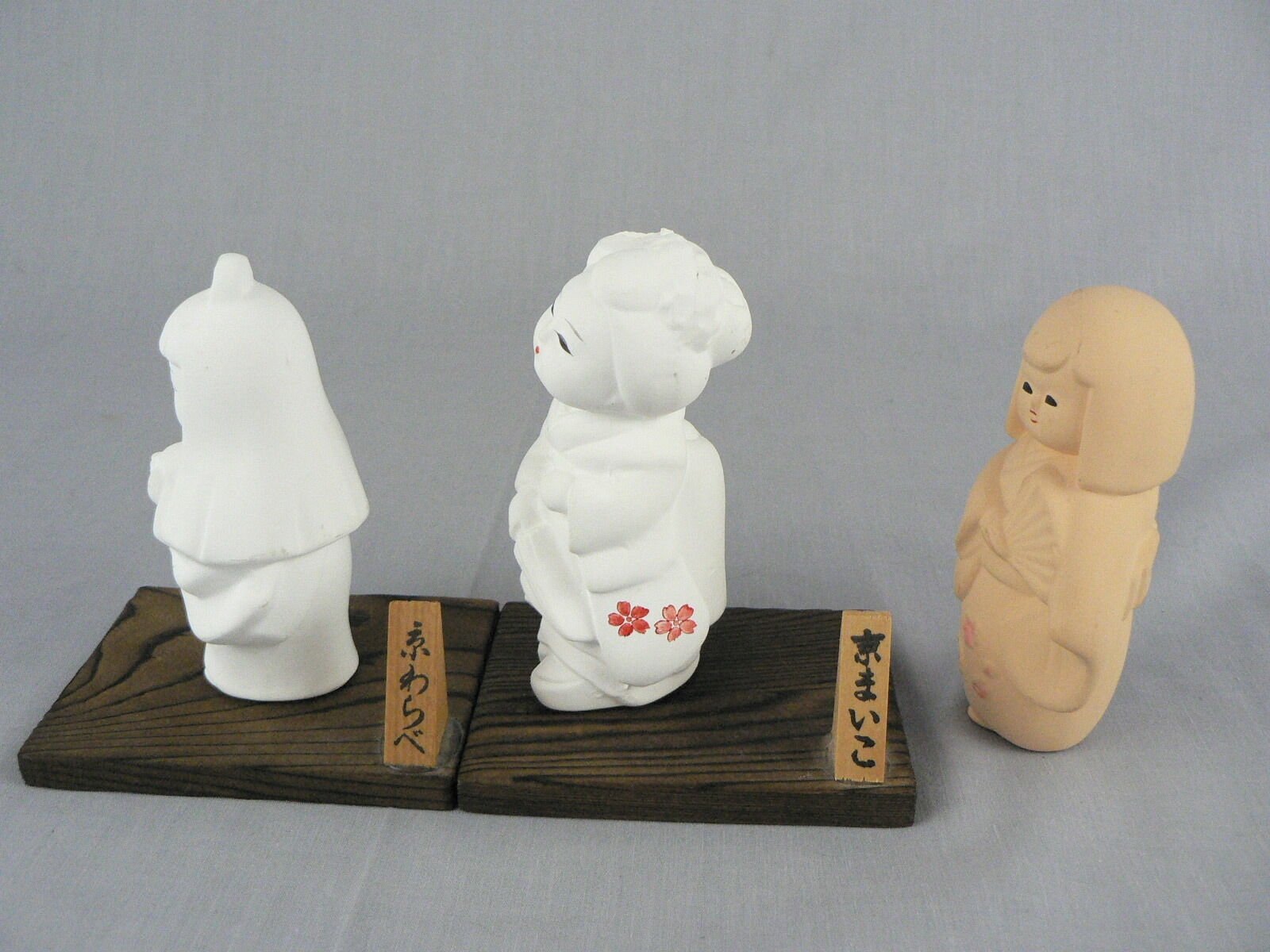 Japanese Hakata Dolls Mini Geisha Figurines 2 Stands Bisque 3 pcs Original decal