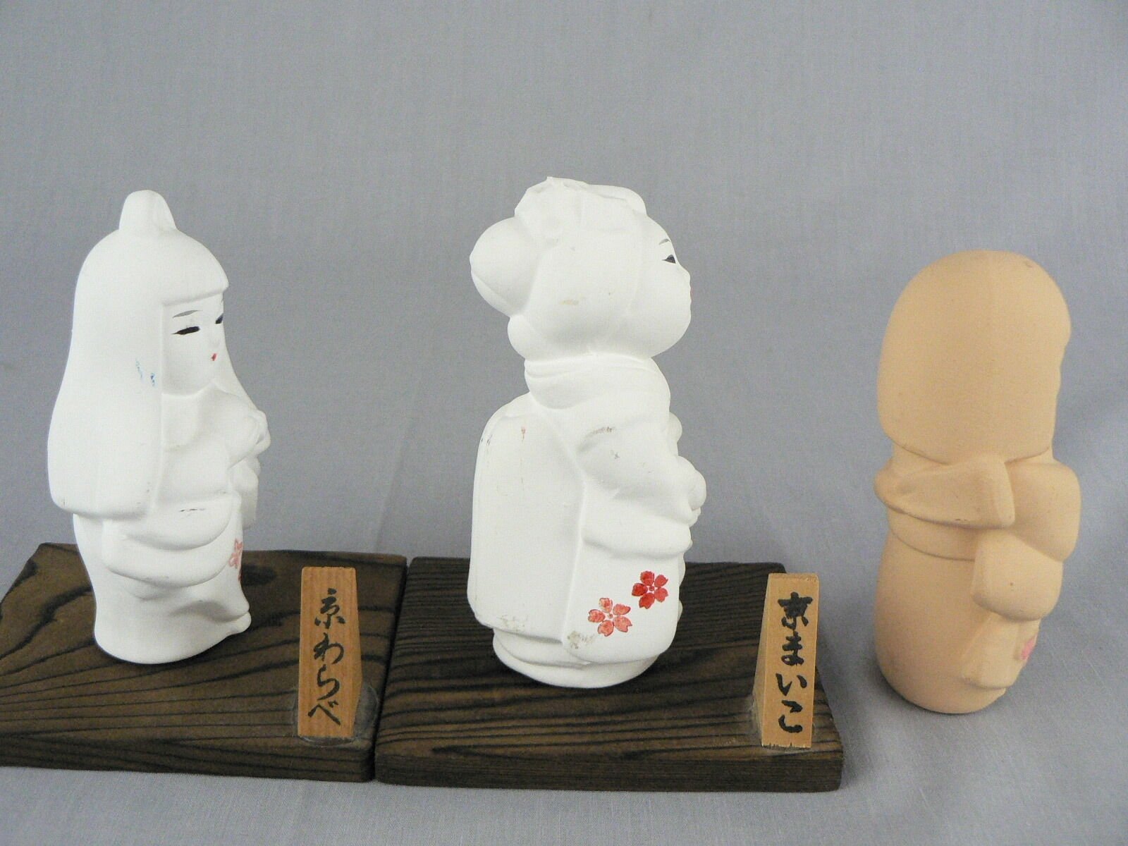 Japanese Hakata Dolls Mini Geisha Figurines 2 Stands Bisque 3 pcs Original decal